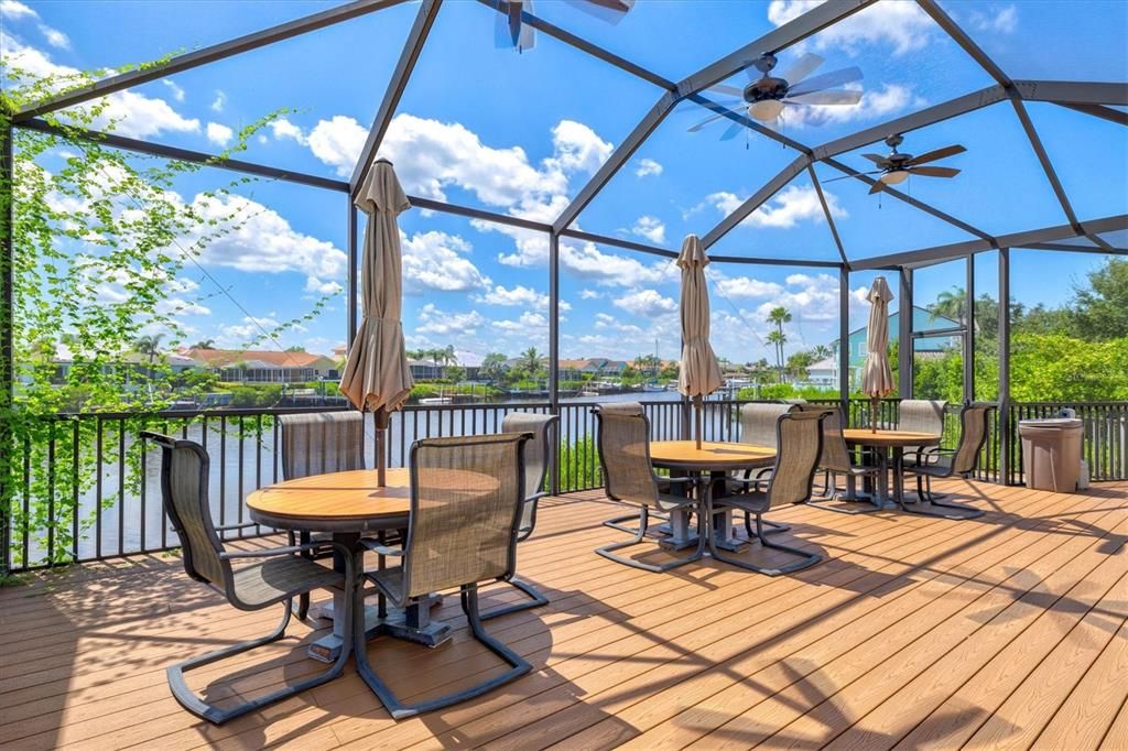 合同活跃: $880,000 (4 贝兹, 3 浴室, 2092 平方英尺)