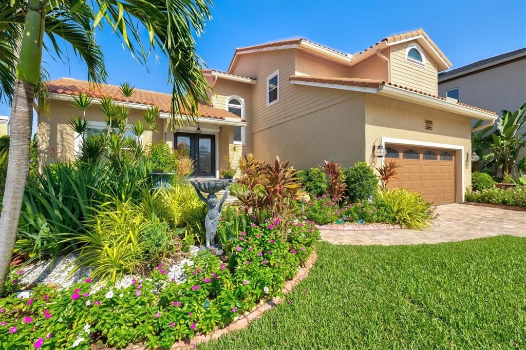 合同活跃: $880,000 (4 贝兹, 3 浴室, 2092 平方英尺)