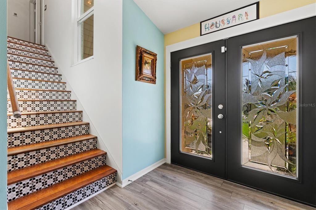 合同活跃: $880,000 (4 贝兹, 3 浴室, 2092 平方英尺)