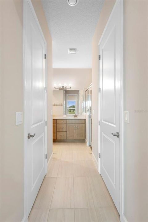 合同活跃: $394,000 (2 贝兹, 2 浴室, 1529 平方英尺)