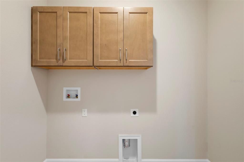 合同活跃: $394,000 (2 贝兹, 2 浴室, 1529 平方英尺)