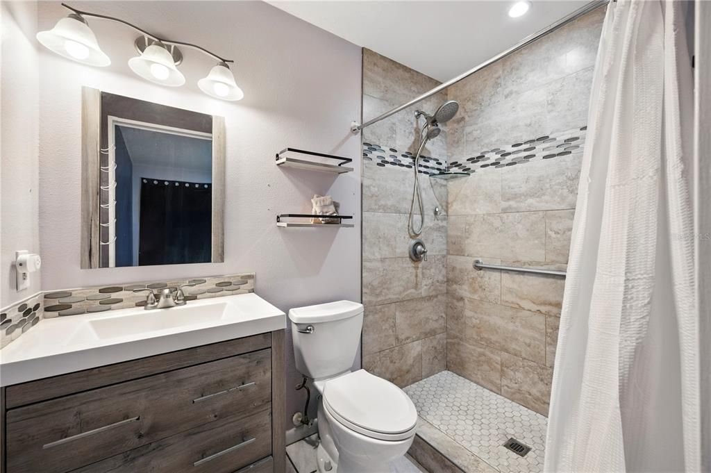 Activo con contrato: $264,500 (2 camas, 2 baños, 1380 Pies cuadrados)