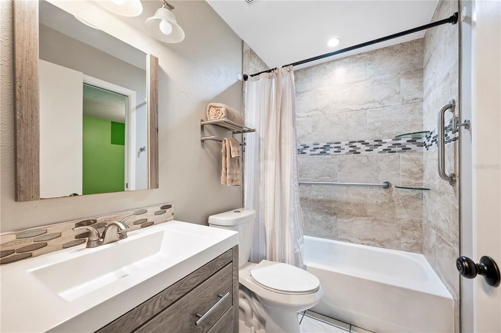 Activo con contrato: $264,500 (2 camas, 2 baños, 1380 Pies cuadrados)