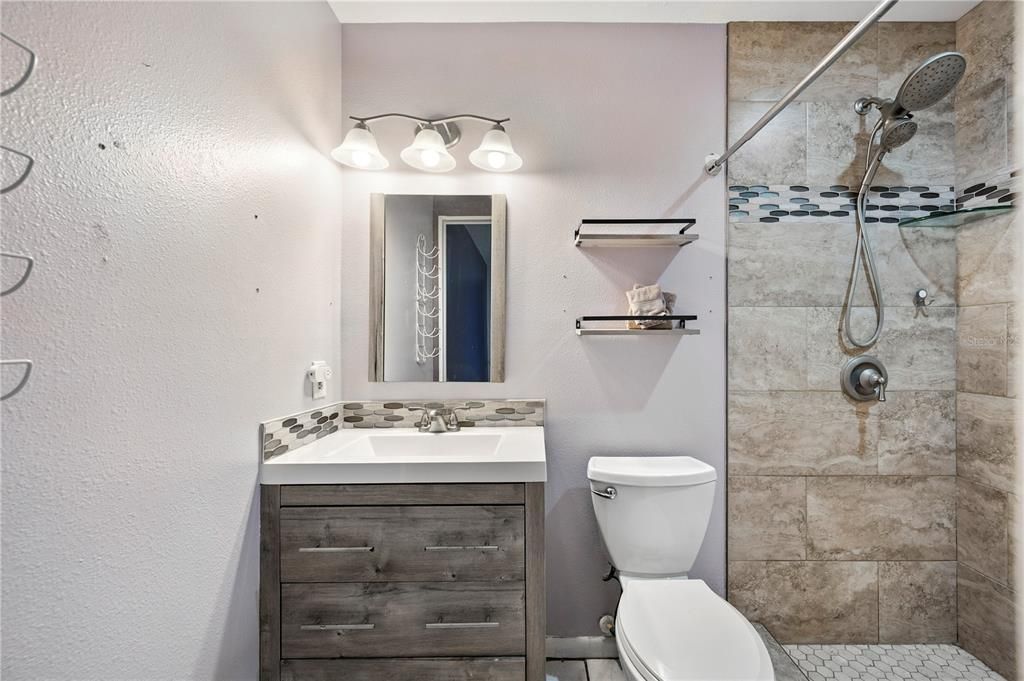 Activo con contrato: $264,500 (2 camas, 2 baños, 1380 Pies cuadrados)