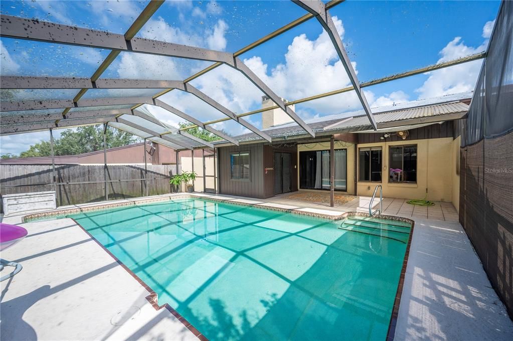 Activo con contrato: $264,500 (2 camas, 2 baños, 1380 Pies cuadrados)