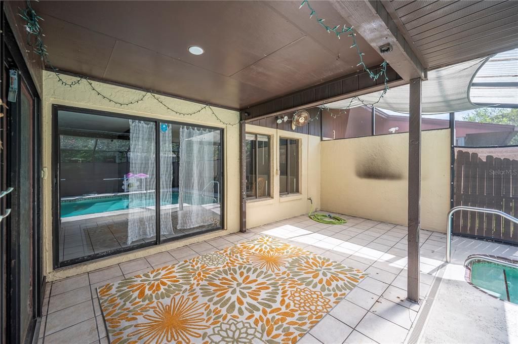 Activo con contrato: $264,500 (2 camas, 2 baños, 1380 Pies cuadrados)