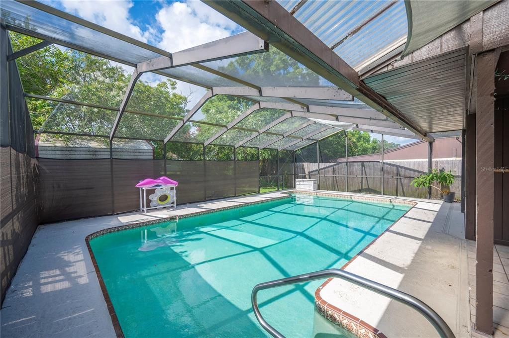 Activo con contrato: $264,500 (2 camas, 2 baños, 1380 Pies cuadrados)