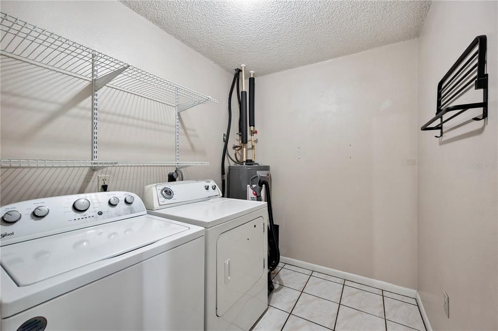 Activo con contrato: $264,500 (2 camas, 2 baños, 1380 Pies cuadrados)