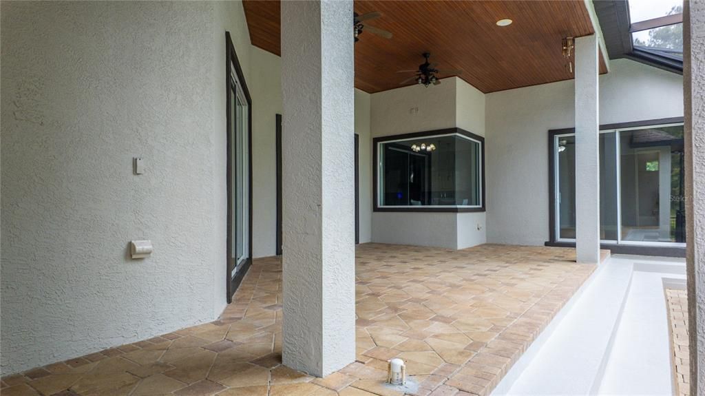 En Venta: $875,000 (4 camas, 3 baños, 3041 Pies cuadrados)