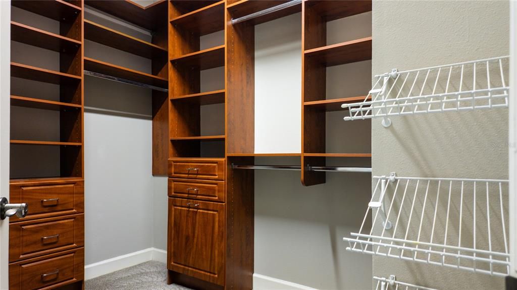 En Venta: $875,000 (4 camas, 3 baños, 3041 Pies cuadrados)