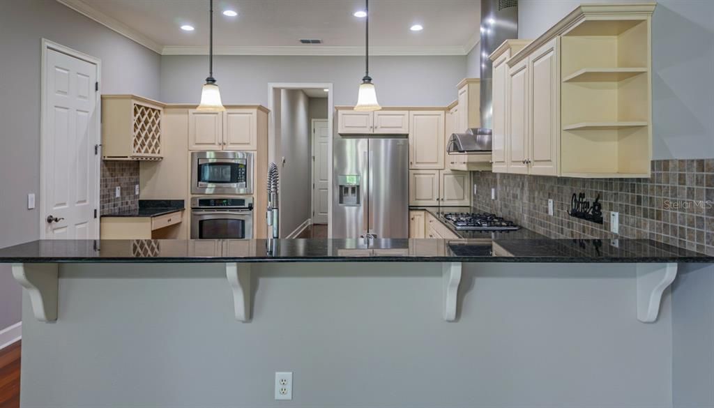 En Venta: $875,000 (4 camas, 3 baños, 3041 Pies cuadrados)