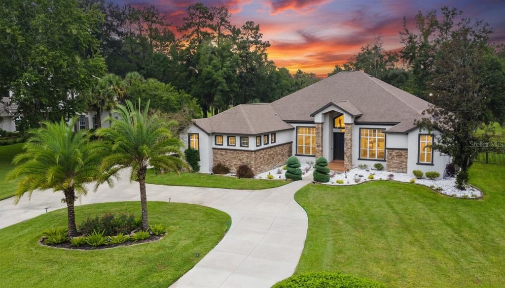 En Venta: $875,000 (4 camas, 3 baños, 3041 Pies cuadrados)