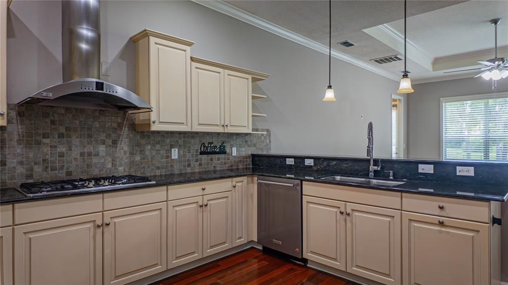 En Venta: $875,000 (4 camas, 3 baños, 3041 Pies cuadrados)