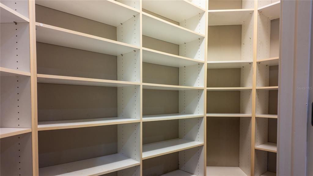 En Venta: $875,000 (4 camas, 3 baños, 3041 Pies cuadrados)