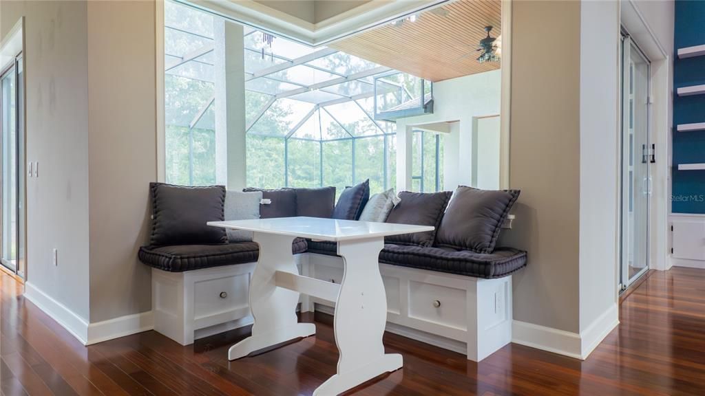 En Venta: $875,000 (4 camas, 3 baños, 3041 Pies cuadrados)