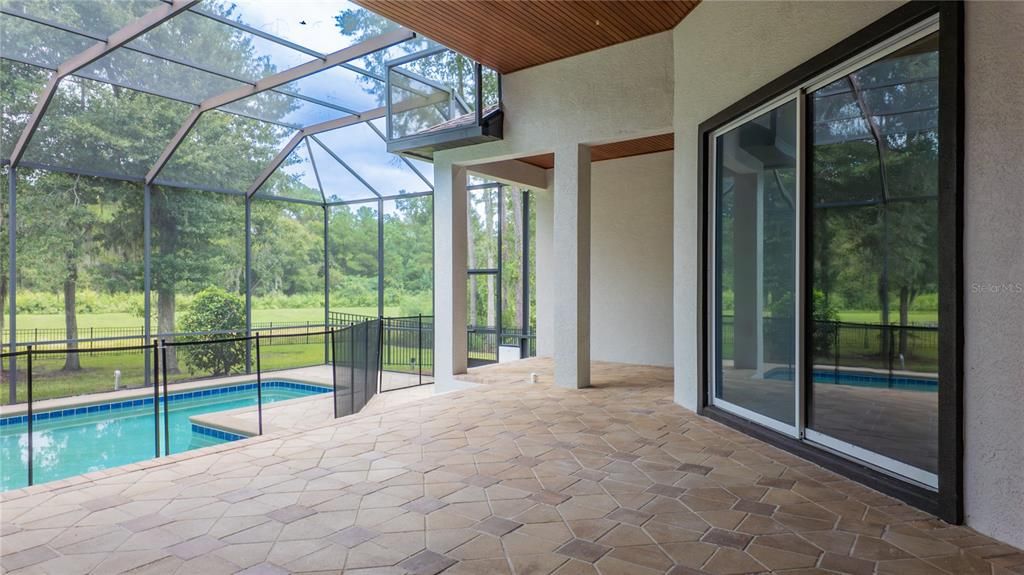 En Venta: $875,000 (4 camas, 3 baños, 3041 Pies cuadrados)