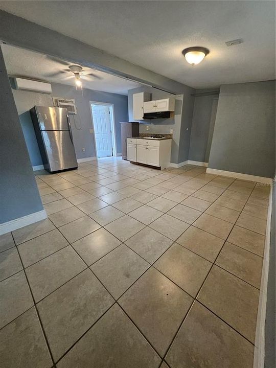 For Rent: $1,100 (0 beds, 1 baths, 140 Square Feet)