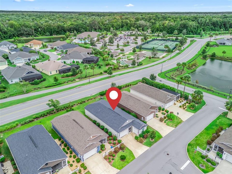 For Sale: $319,900 (2 beds, 2 baths, 1266 Square Feet)