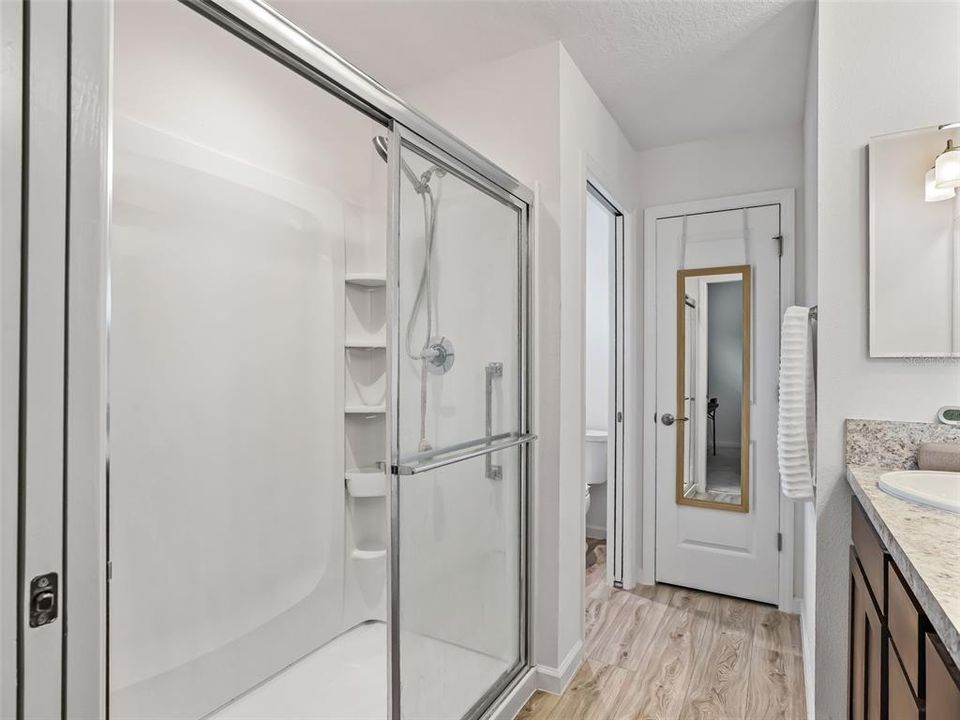 For Sale: $319,900 (2 beds, 2 baths, 1266 Square Feet)