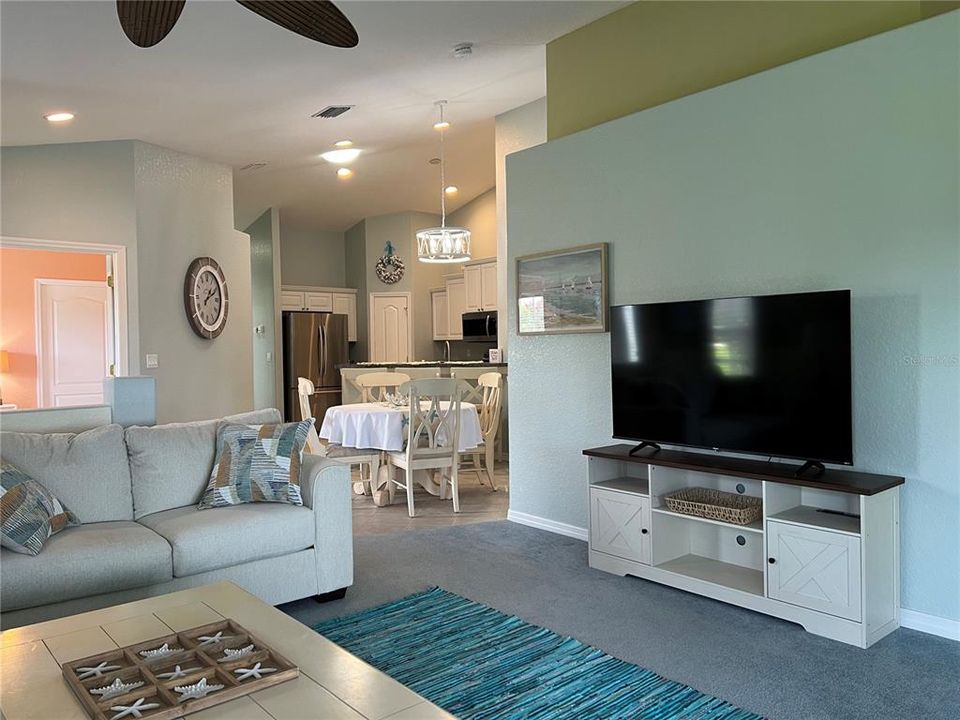 For Rent: $2,995 (3 beds, 2 baths, 1477 Square Feet)