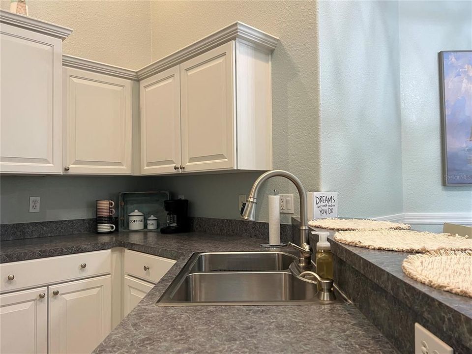 For Rent: $2,995 (3 beds, 2 baths, 1477 Square Feet)