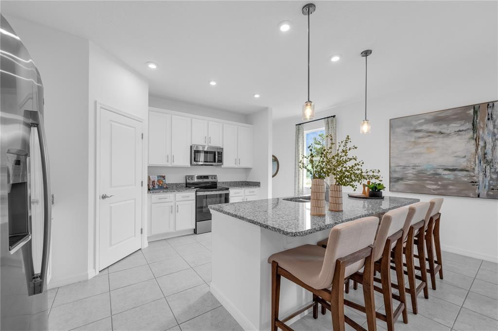 Activo con contrato: $352,990 (3 camas, 2 baños, 1604 Pies cuadrados)