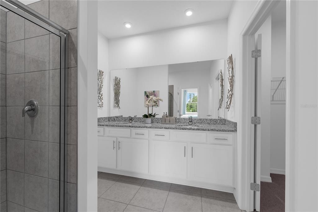 Activo con contrato: $352,990 (3 camas, 2 baños, 1604 Pies cuadrados)