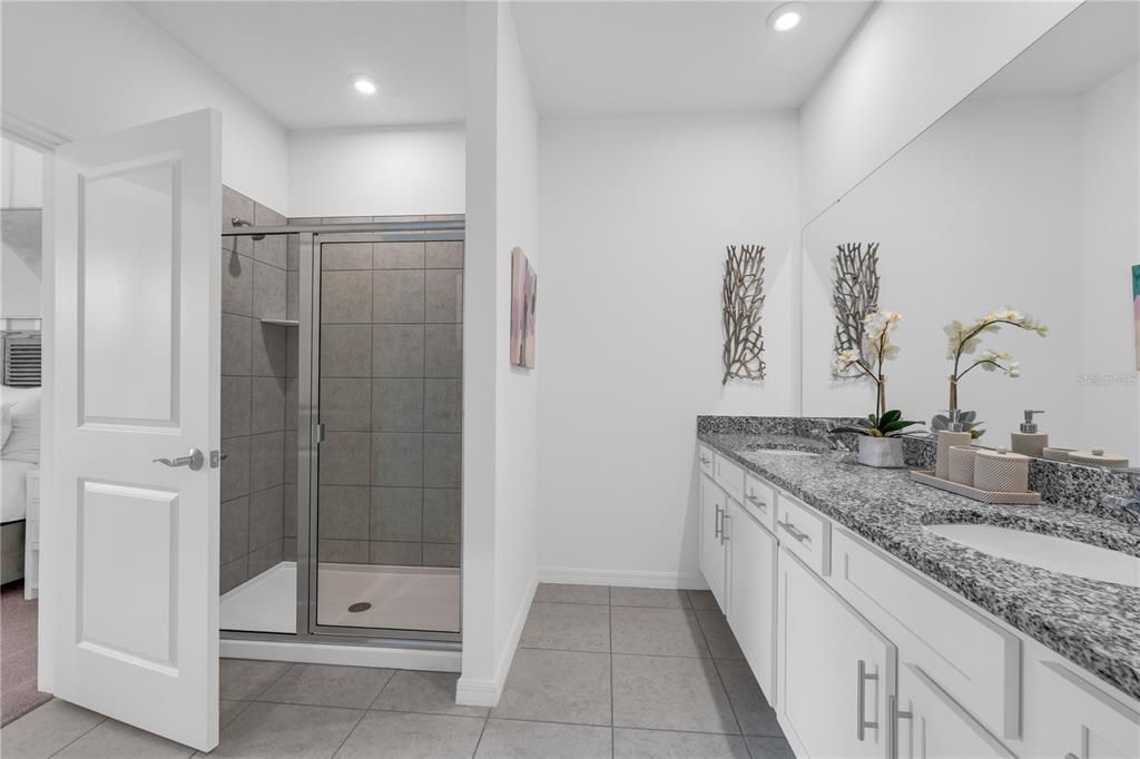 Activo con contrato: $352,990 (3 camas, 2 baños, 1604 Pies cuadrados)