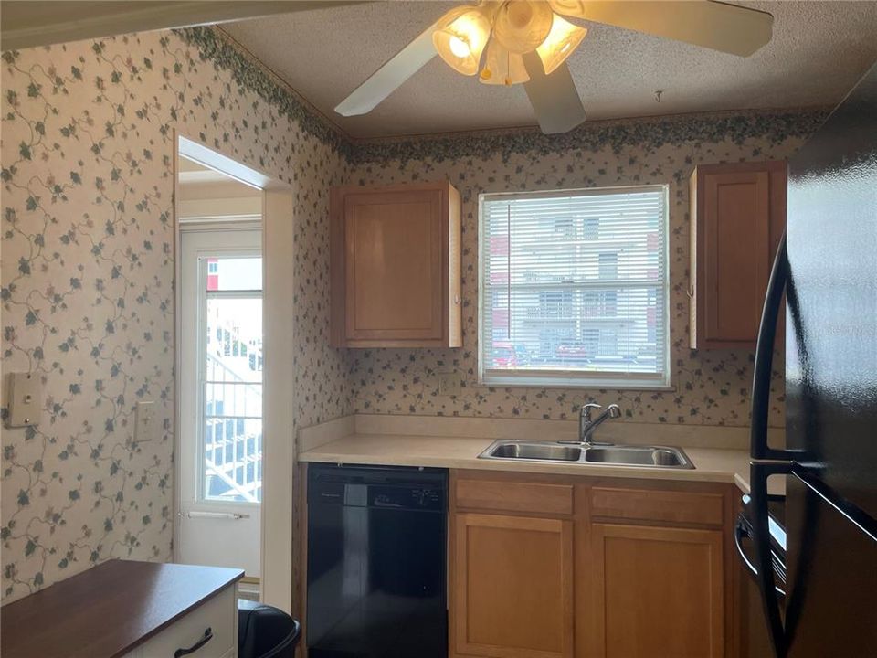 В аренду: $1,495 (2 спален, 1 ванн, 965 Квадратных фут)