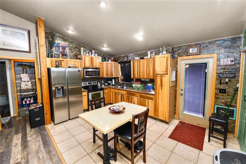 На продажу: $264,500 (3 спален, 2 ванн, 1260 Квадратных фут)