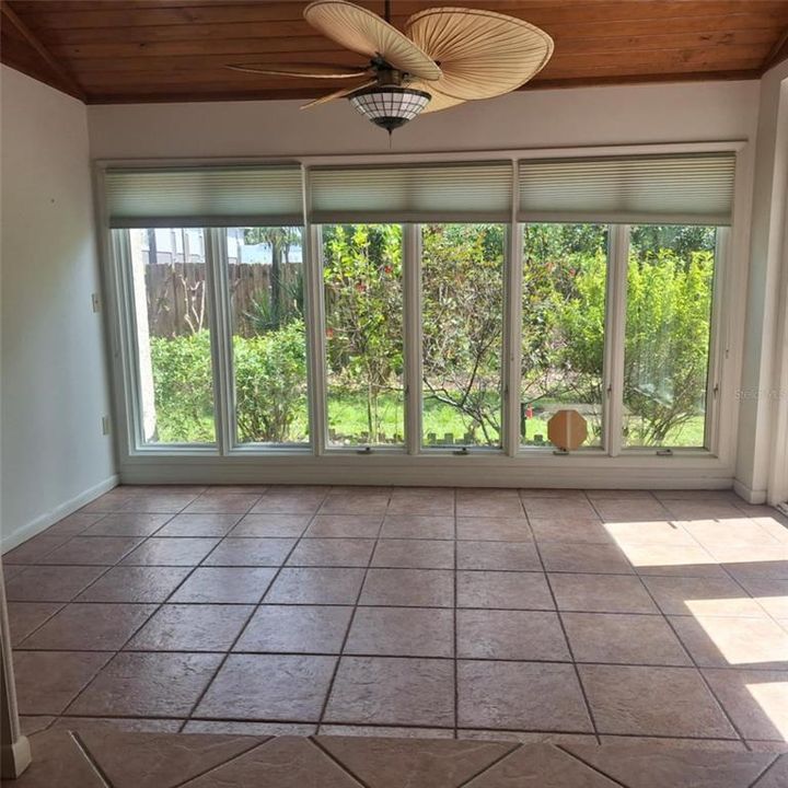 На продажу: $329,000 (3 спален, 2 ванн, 2012 Квадратных фут)