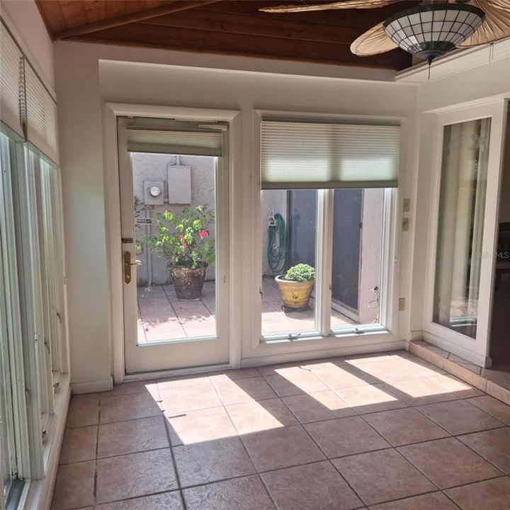 На продажу: $329,000 (3 спален, 2 ванн, 2012 Квадратных фут)