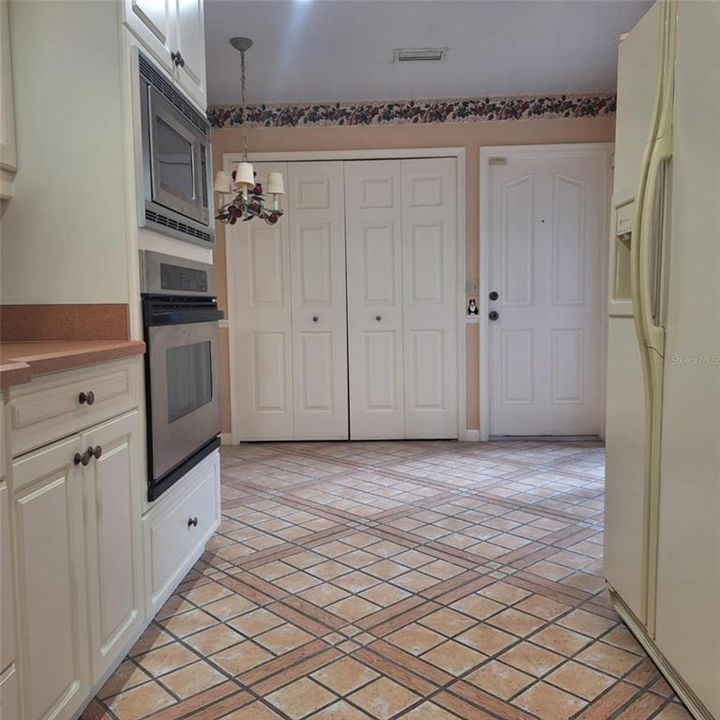 На продажу: $329,000 (3 спален, 2 ванн, 2012 Квадратных фут)