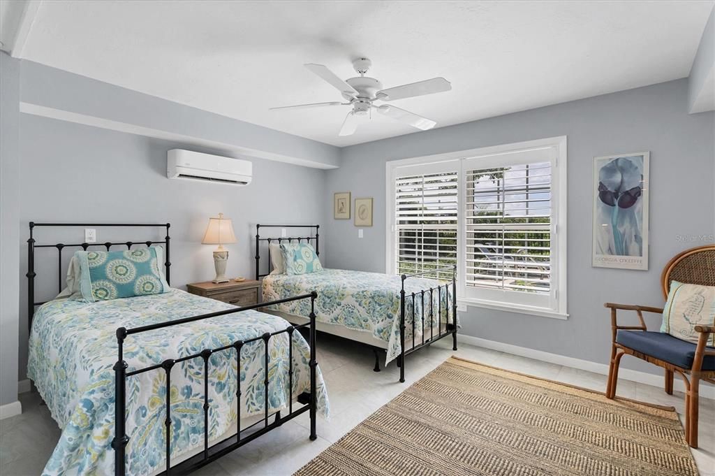 出租: $5,345 (2 贝兹, 2 浴室, 1540 平方英尺)