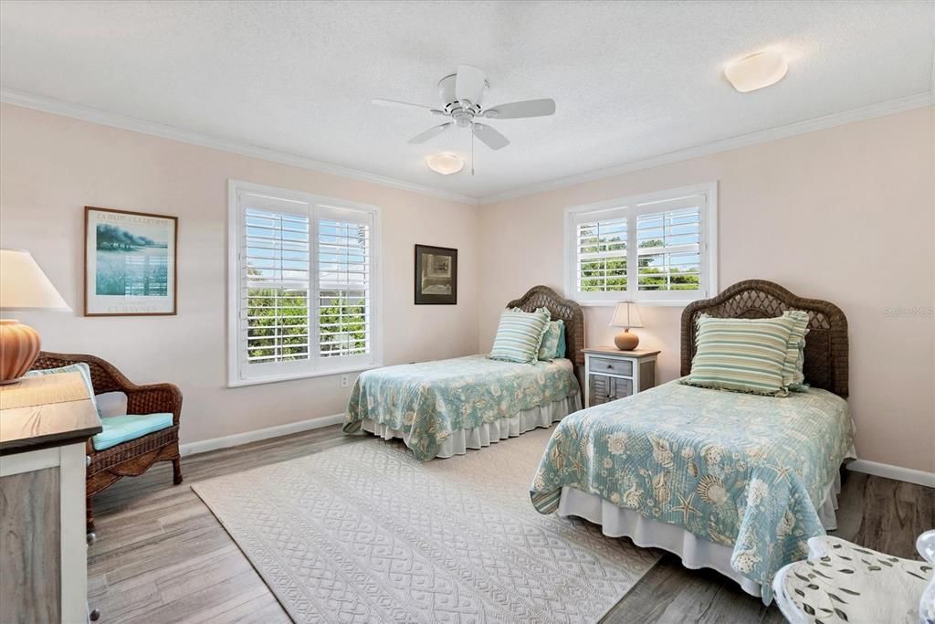 出租: $5,345 (2 贝兹, 2 浴室, 1540 平方英尺)