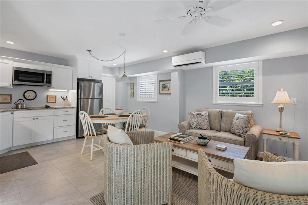 出租: $5,345 (2 贝兹, 2 浴室, 1540 平方英尺)