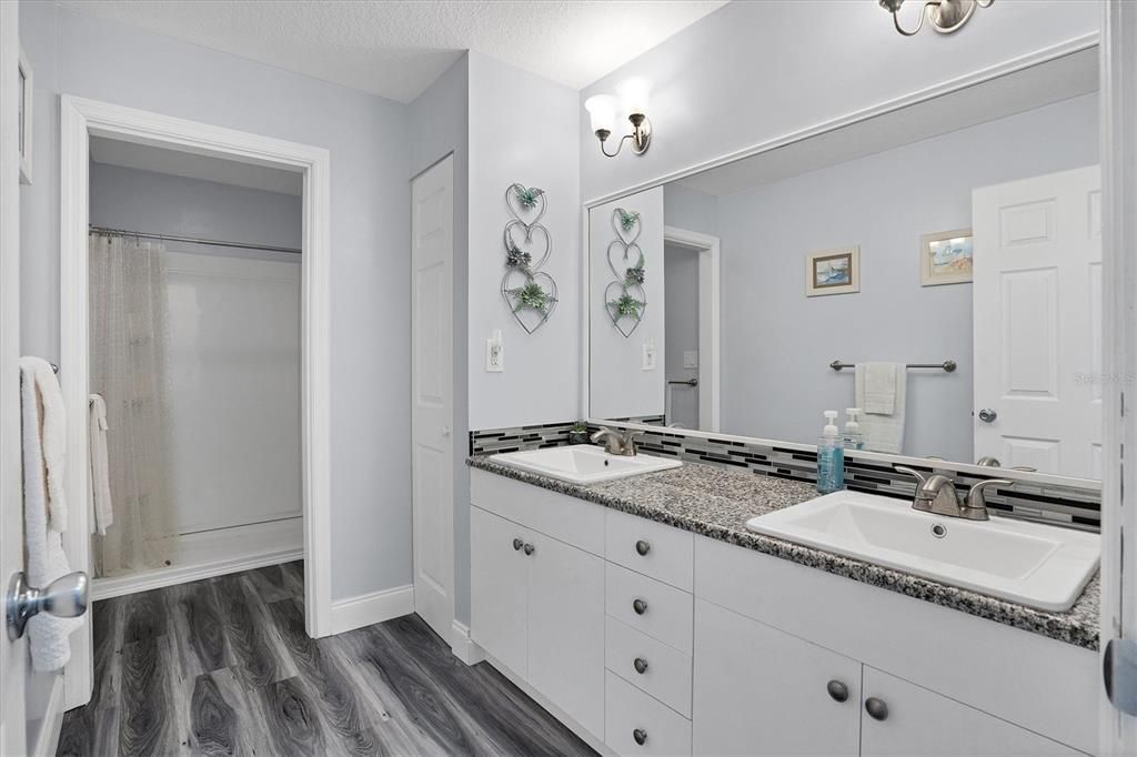 出租: $5,345 (2 贝兹, 2 浴室, 1540 平方英尺)