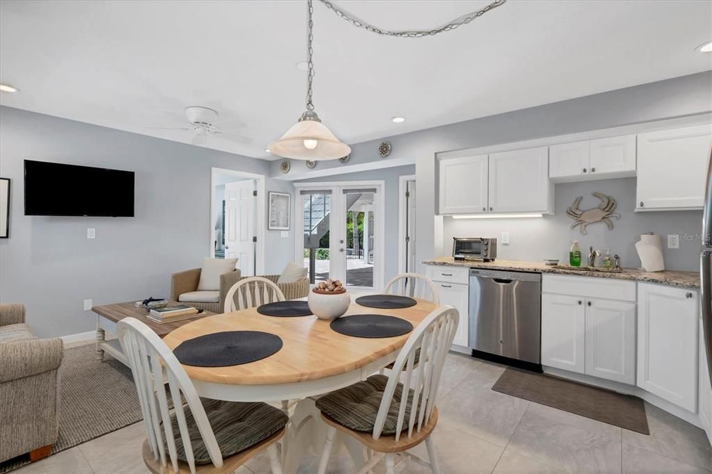 出租: $5,345 (2 贝兹, 2 浴室, 1540 平方英尺)