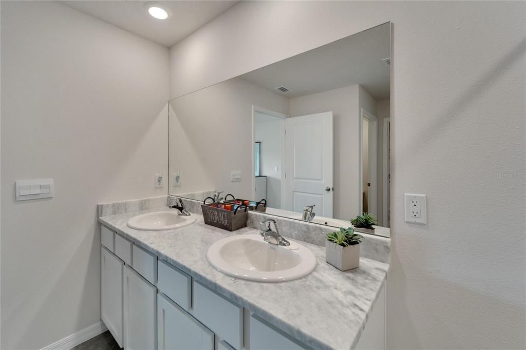Active With Contract: $2,500 (4 beds, 2 baths, 1828 Square Feet)