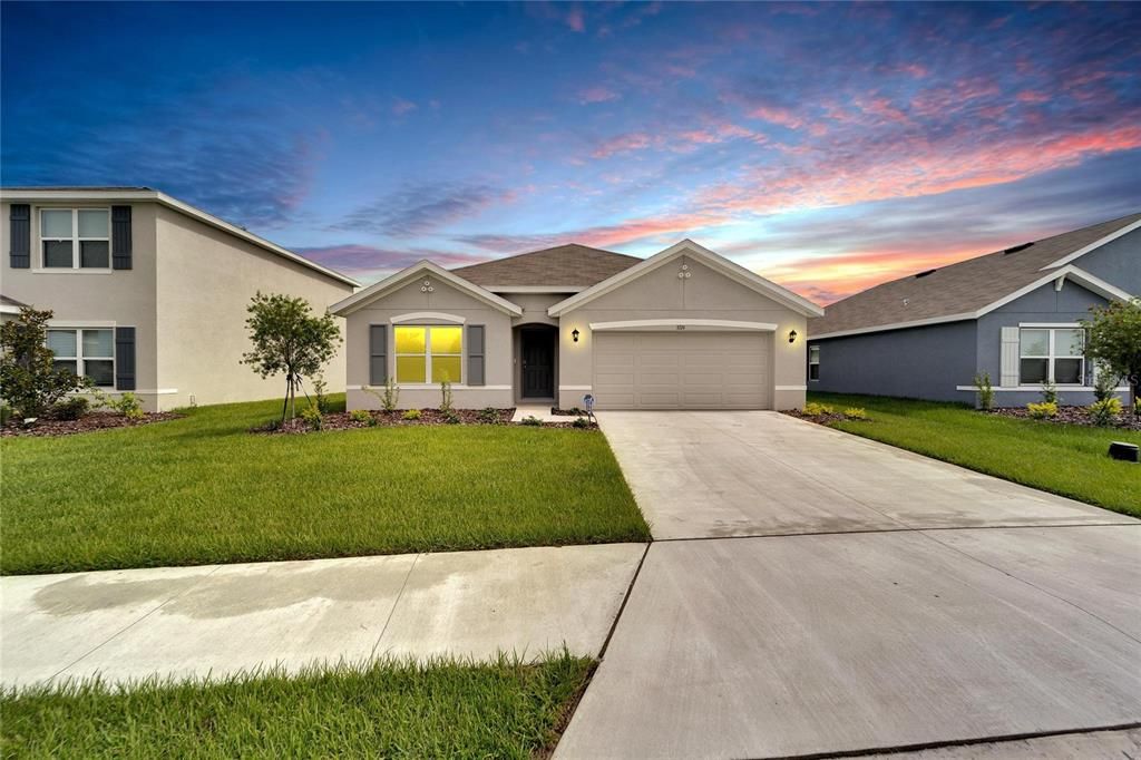 Active With Contract: $2,500 (4 beds, 2 baths, 1828 Square Feet)