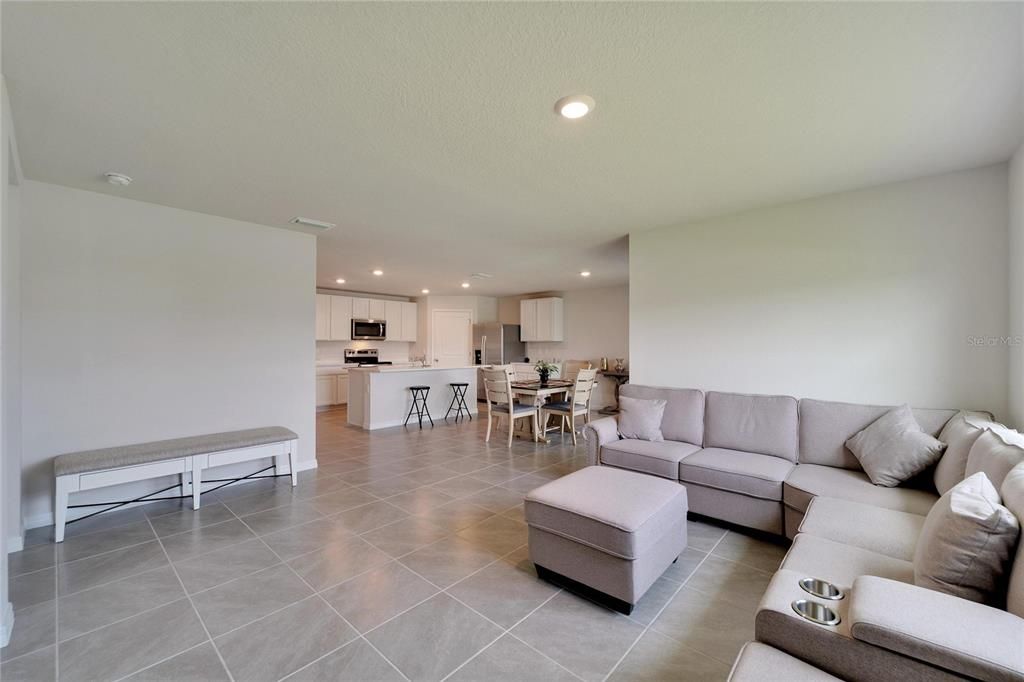Active With Contract: $2,500 (4 beds, 2 baths, 1828 Square Feet)