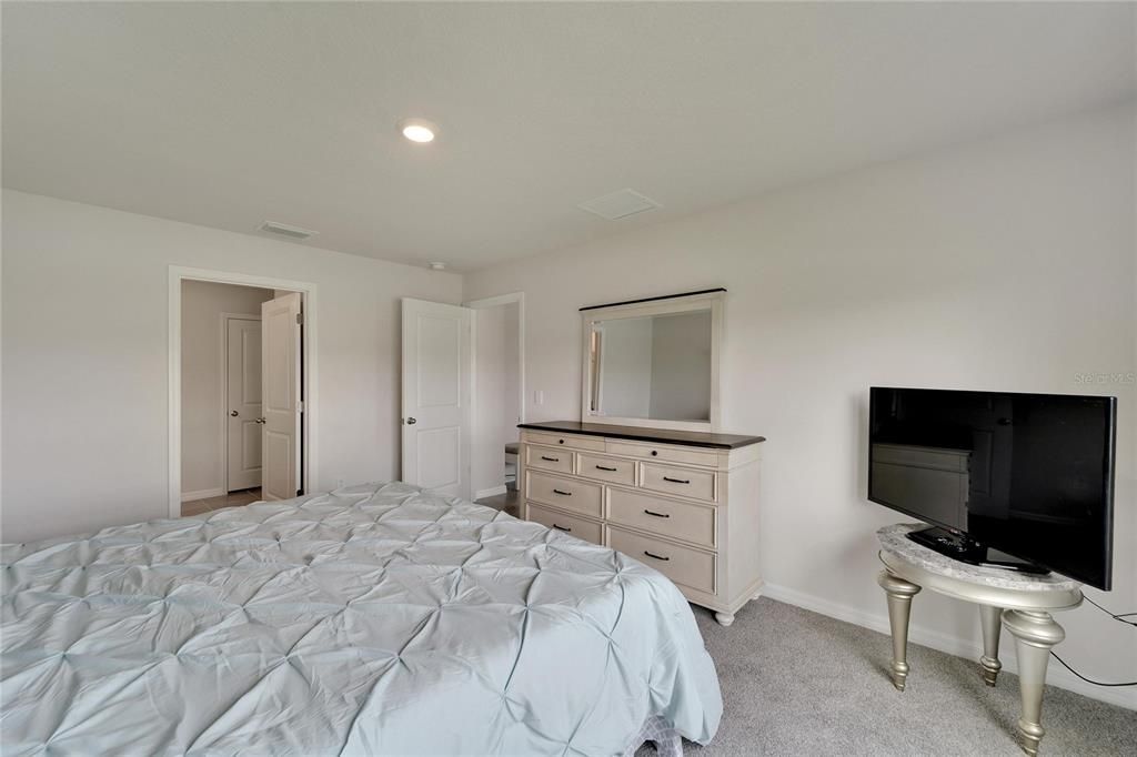 Active With Contract: $2,500 (4 beds, 2 baths, 1828 Square Feet)