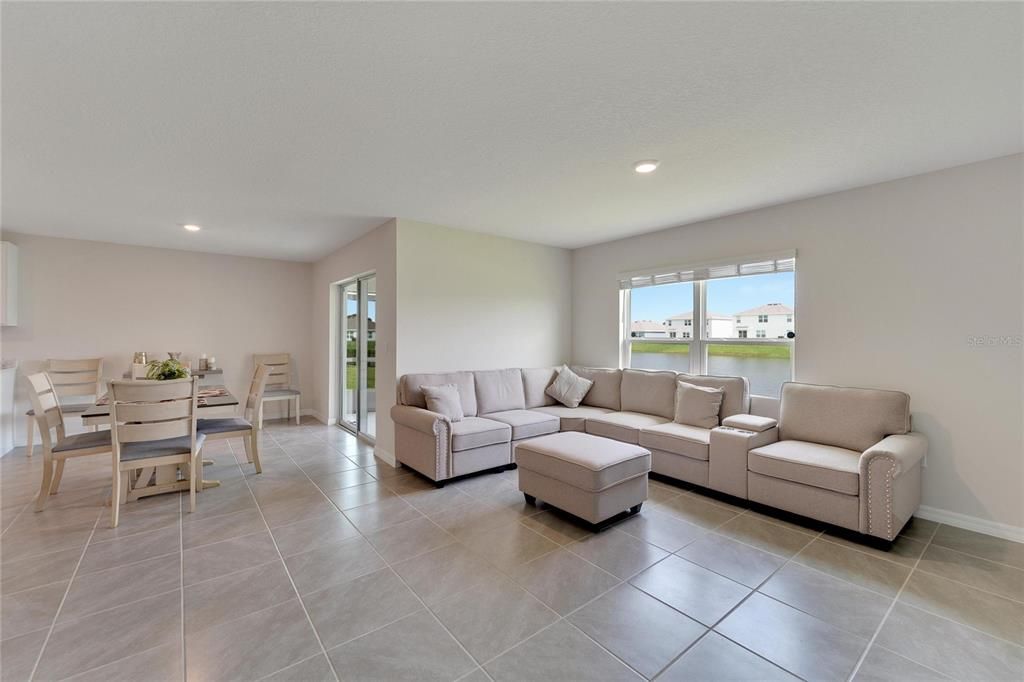 Active With Contract: $2,500 (4 beds, 2 baths, 1828 Square Feet)