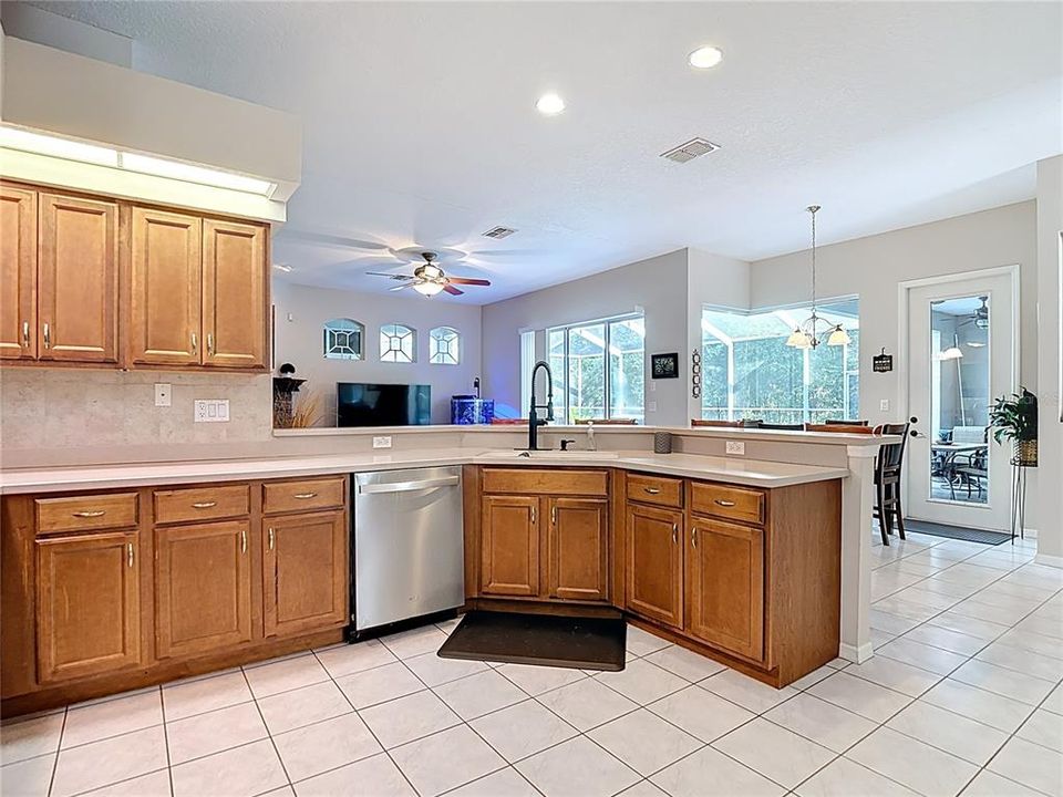 На продажу: $459,500 (3 спален, 2 ванн, 2386 Квадратных фут)