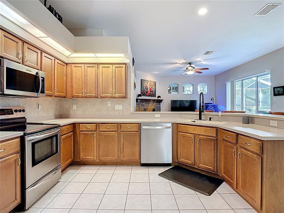 На продажу: $459,500 (3 спален, 2 ванн, 2386 Квадратных фут)