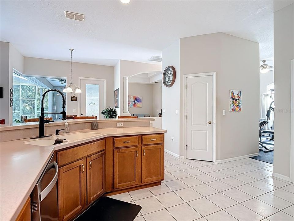 На продажу: $459,500 (3 спален, 2 ванн, 2386 Квадратных фут)