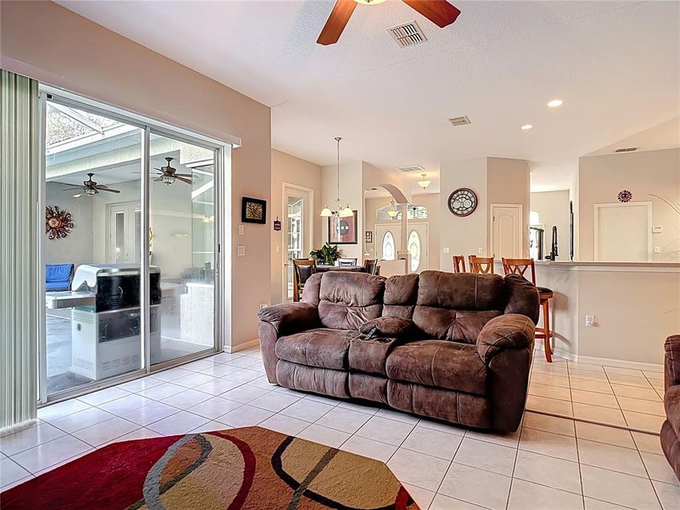 На продажу: $459,500 (3 спален, 2 ванн, 2386 Квадратных фут)