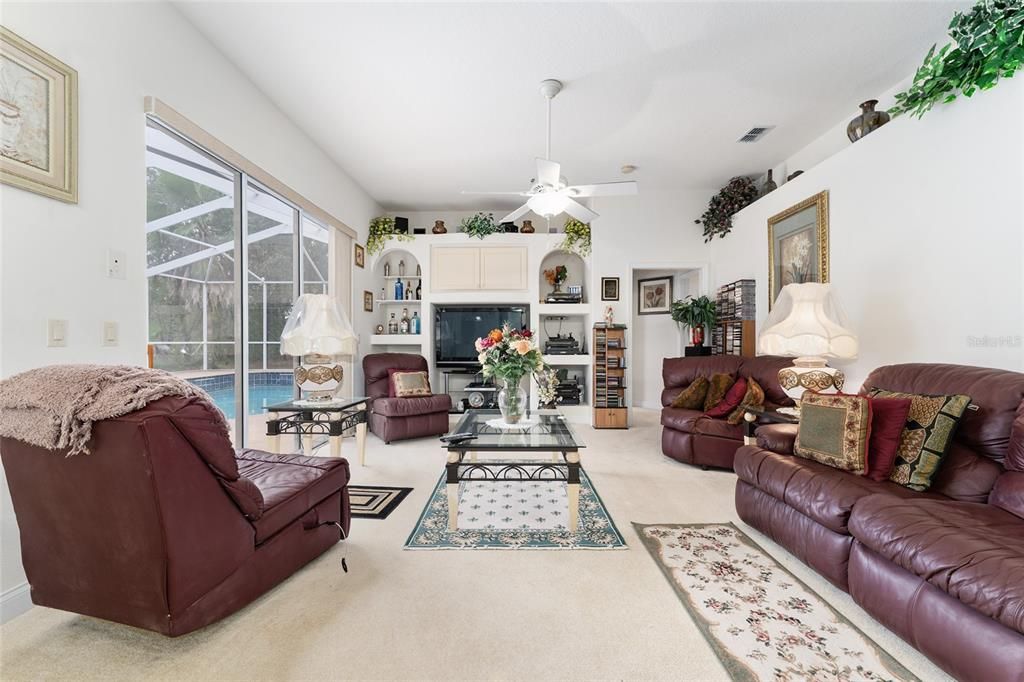 待售: $469,999 (4 贝兹, 3 浴室, 2505 平方英尺)