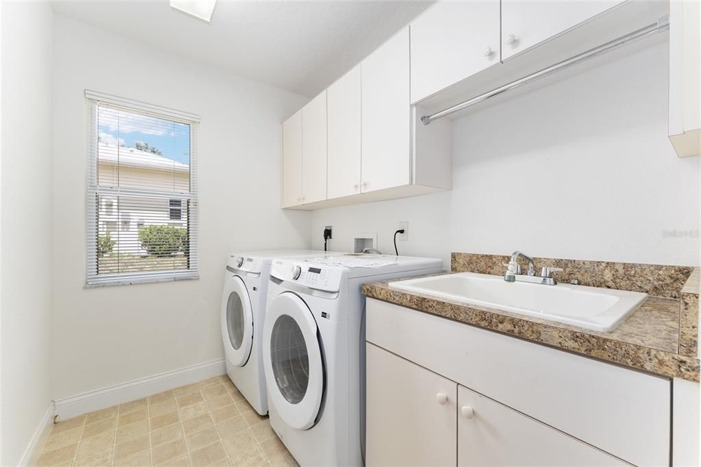 待售: $469,999 (4 贝兹, 3 浴室, 2505 平方英尺)