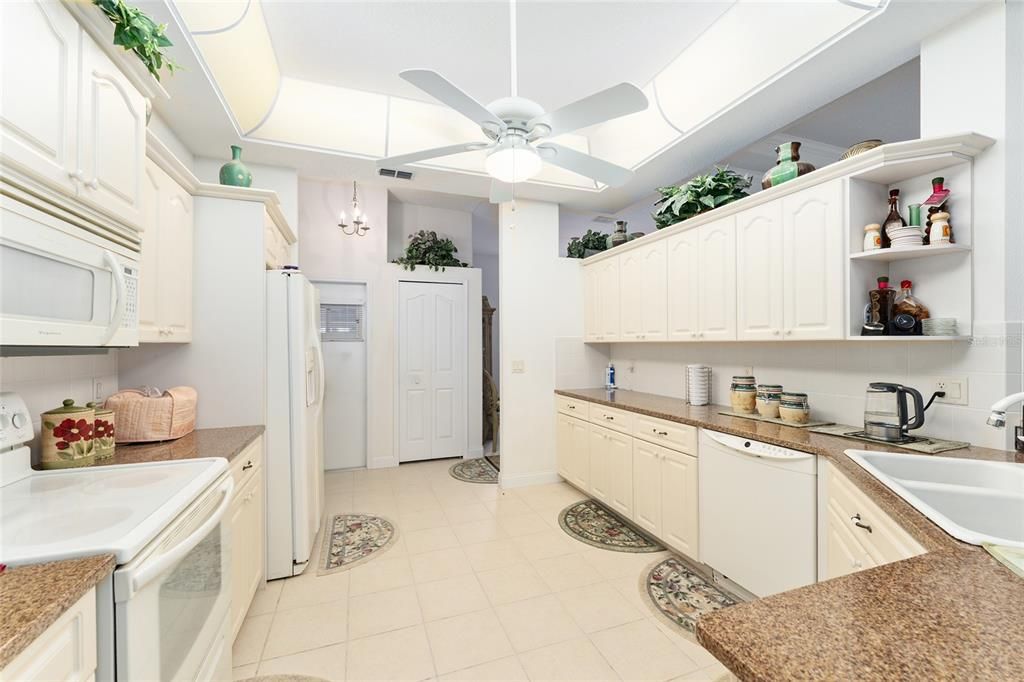 待售: $469,999 (4 贝兹, 3 浴室, 2505 平方英尺)